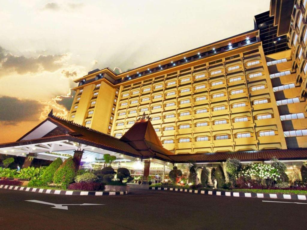 Kartika Chandra Hotel Джакарта Екстер'єр фото