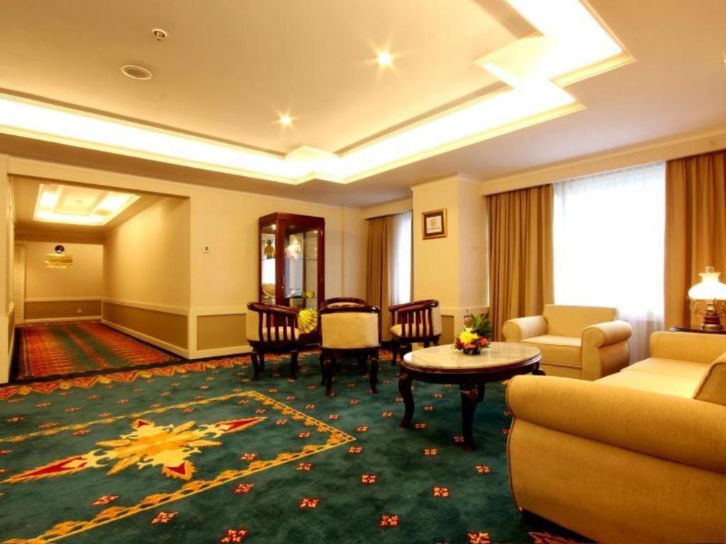 Kartika Chandra Hotel Джакарта Екстер'єр фото