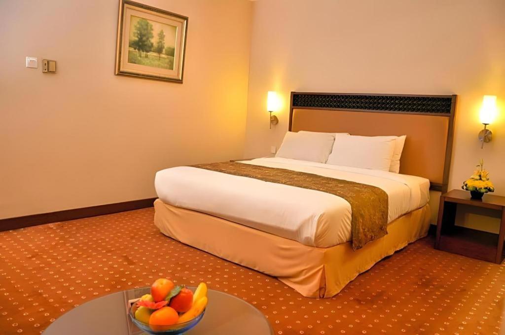 Kartika Chandra Hotel Джакарта Екстер'єр фото