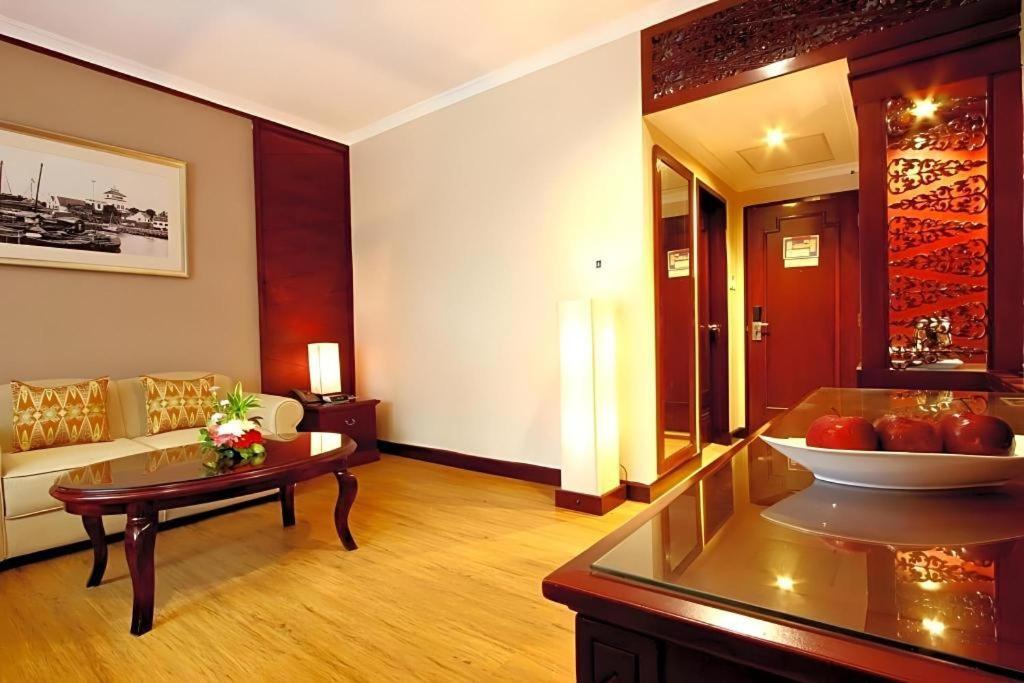 Kartika Chandra Hotel Джакарта Екстер'єр фото