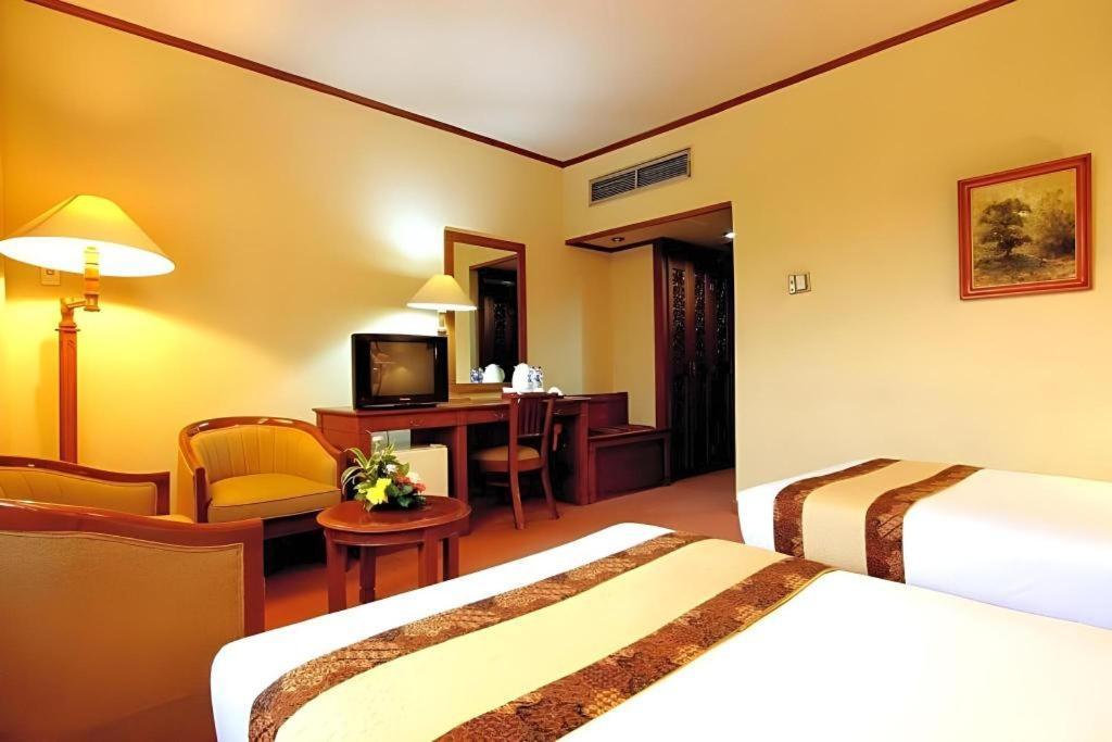 Kartika Chandra Hotel Джакарта Екстер'єр фото