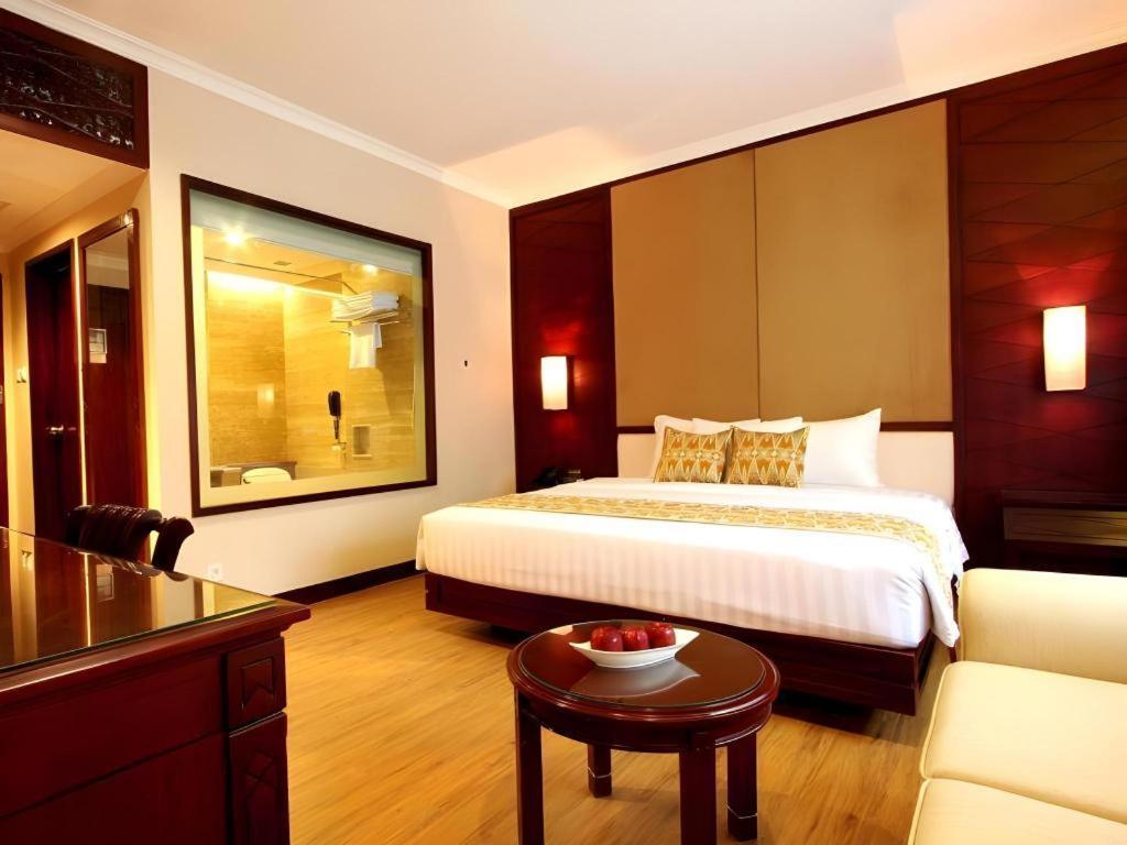 Kartika Chandra Hotel Джакарта Екстер'єр фото