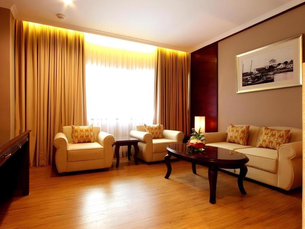 Kartika Chandra Hotel Джакарта Екстер'єр фото