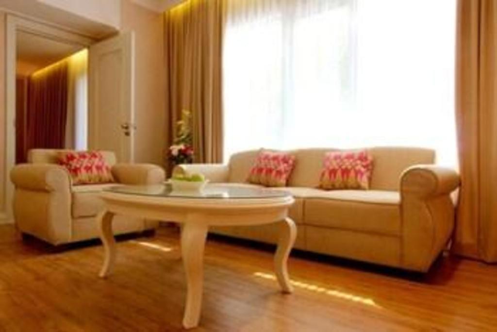 Kartika Chandra Hotel Джакарта Екстер'єр фото