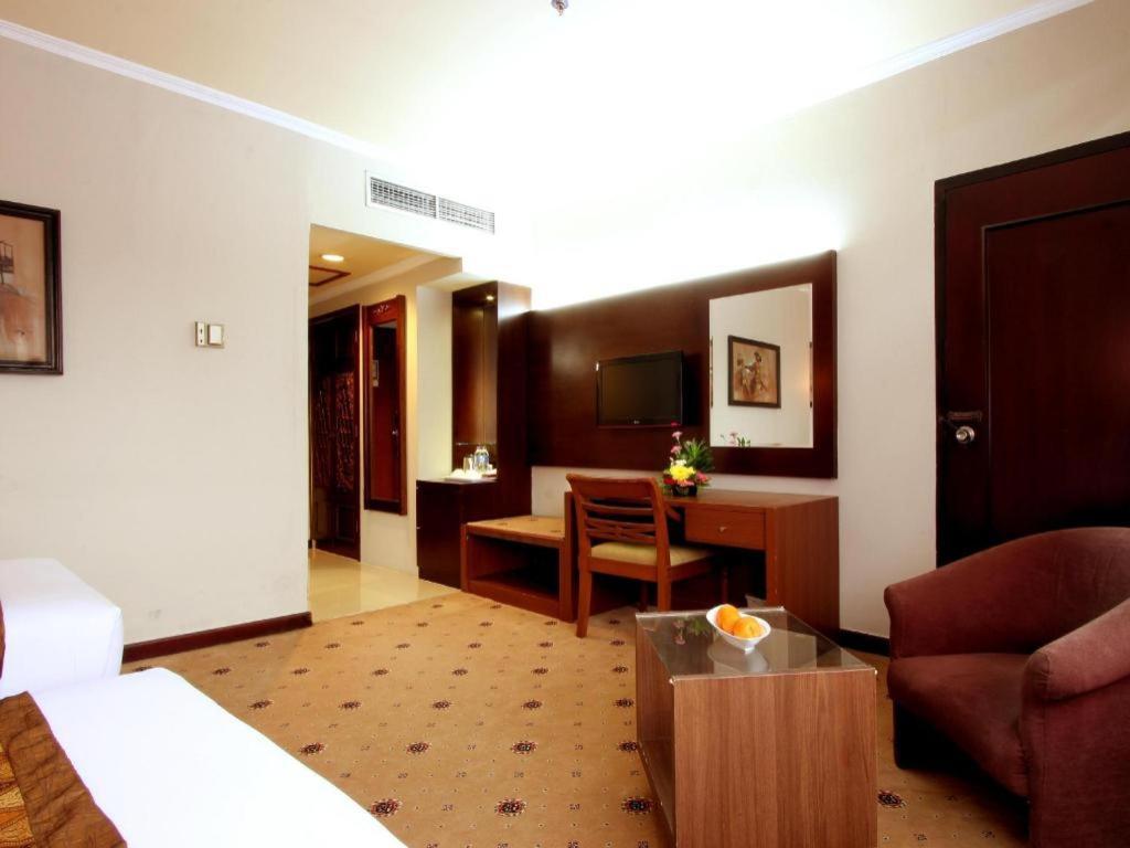 Kartika Chandra Hotel Джакарта Екстер'єр фото