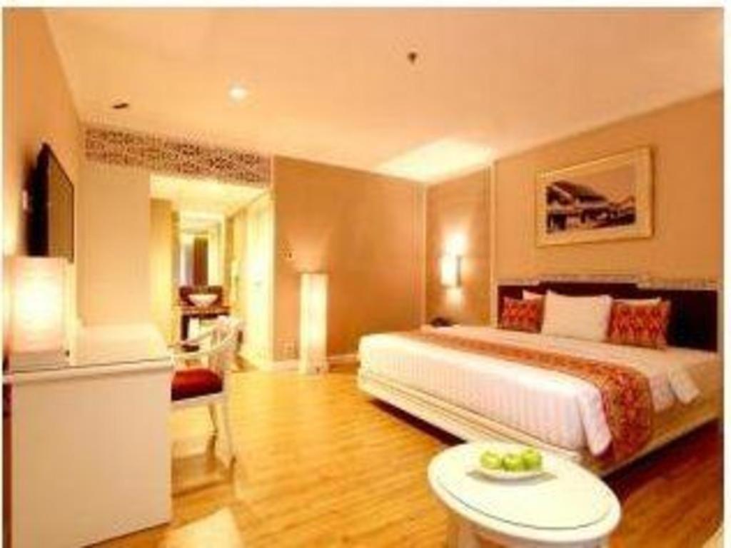 Kartika Chandra Hotel Джакарта Екстер'єр фото