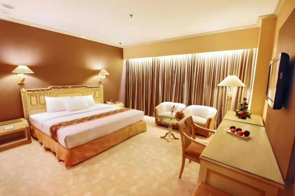 Kartika Chandra Hotel Джакарта Екстер'єр фото